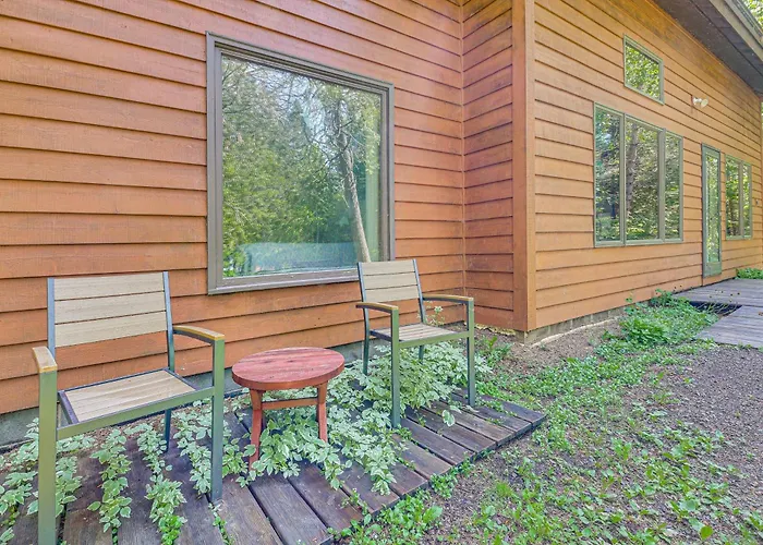 Family Lutsen Lakefront Cabin Near Skiing & Trails