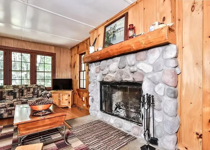 Hearthwood Beach House - On Lake Tomahawk