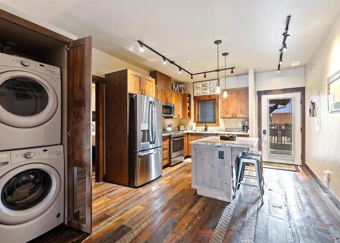 Baker Loft 302