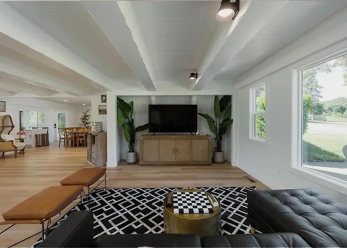Lakefront Cottage At Lakewood