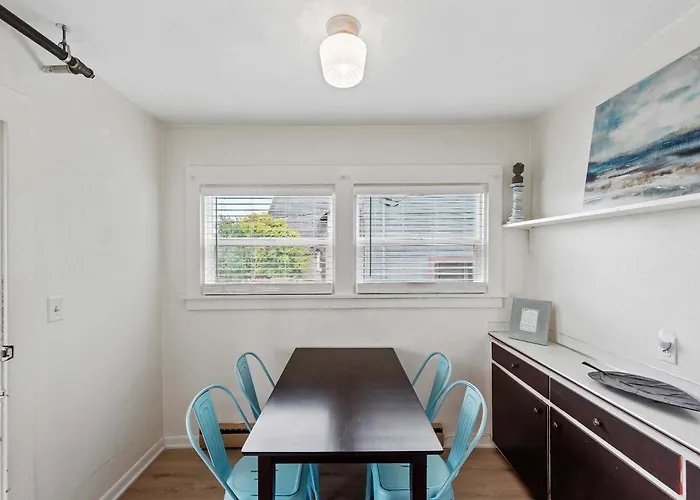#Stayinmydistrict Heritage House Apt