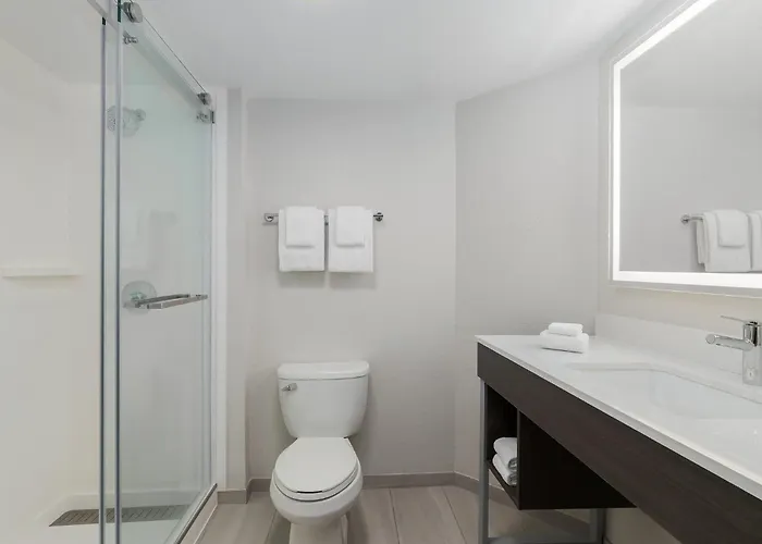 Holiday Inn Express & Suites Memphis East By Ihg