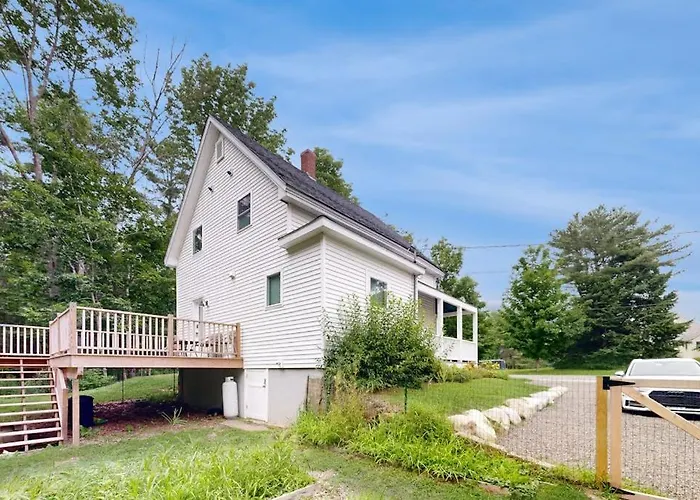Charming Camden Retreat With Front Porch, Deck And Wifi
