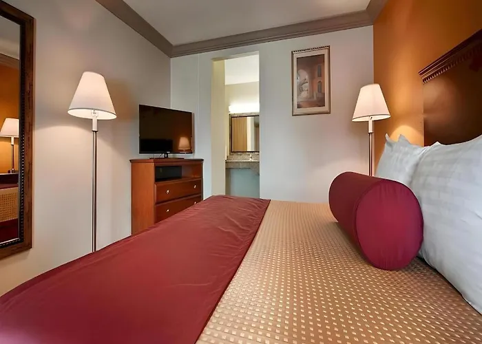 Cloverdale Wine Country Inn And Suites