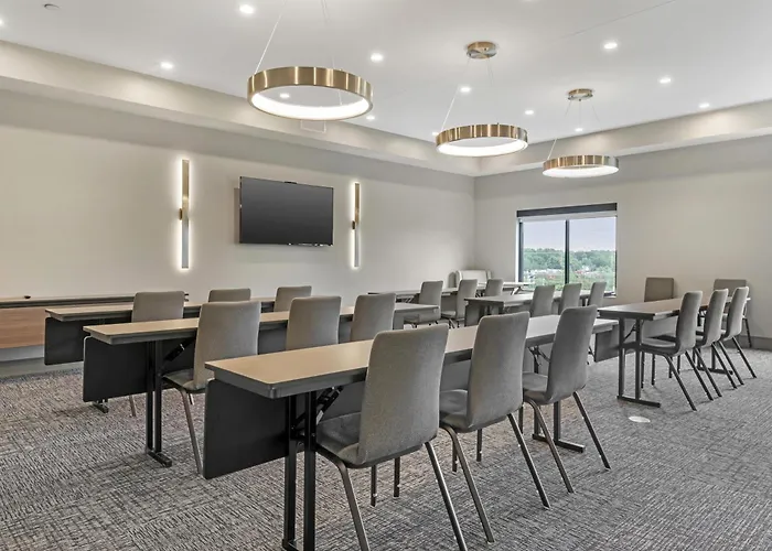Best Western Plus Marquette Hotel & Suites