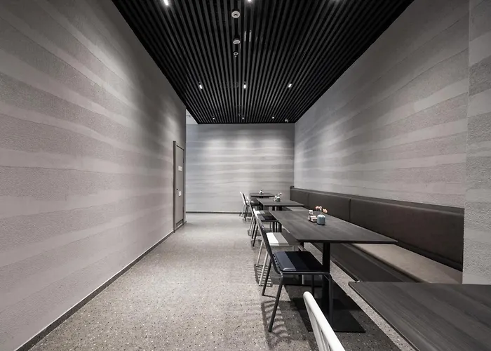 Atour Light Hotel Shijiazhuang Railway Station Art Center
