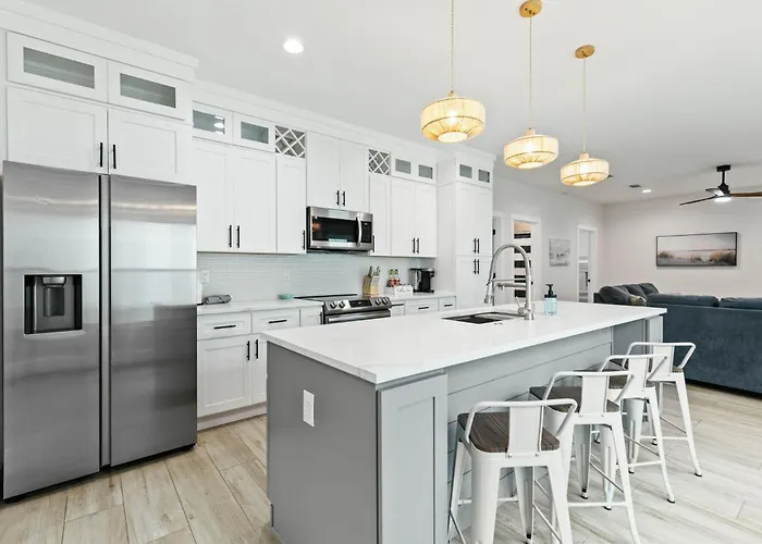 Beachy Cottage Near Sports Complex Owa Beaches Shopping Restaurants Mini Golf Fire Pit And Corn Hole!