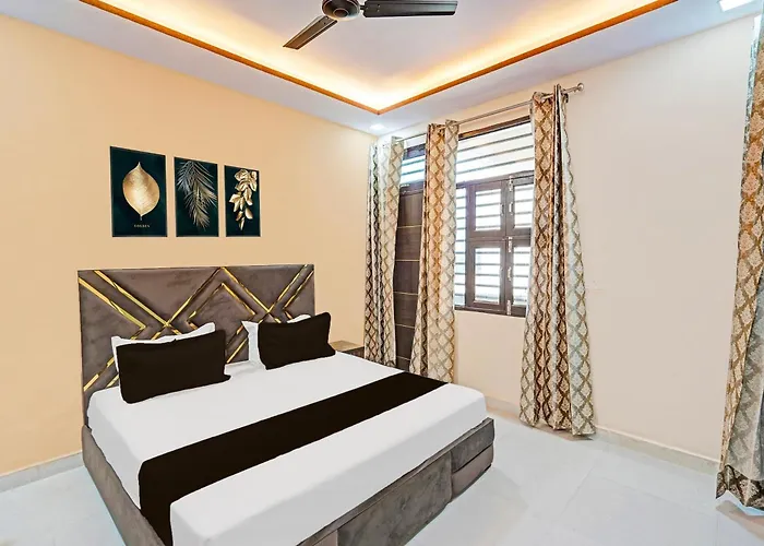 Hotel O Four Square Guest House