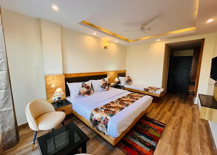 Hotel Golden Temple View By La Casa With Swimming Pool