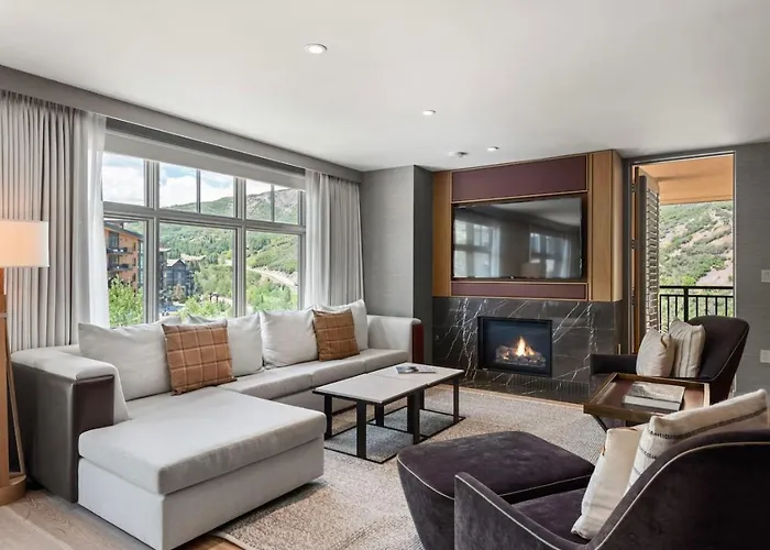 Luxe Resort Penthouse - Ski In Ski Out 3 Bedroom