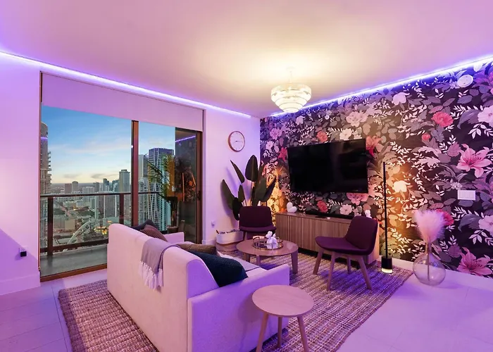 Stunning Lux 2 Bed 2 Bath With Panoramic View From Balcony