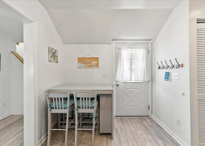 Avas Beach Cottage