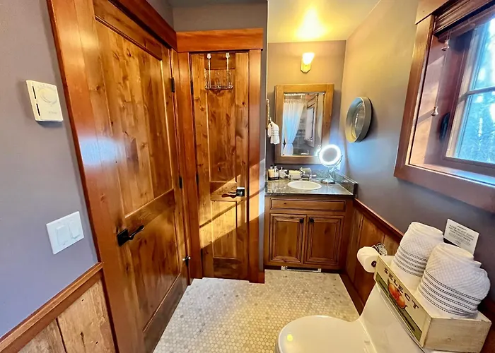 Beach Kayaks Hot Tub Private Cottage