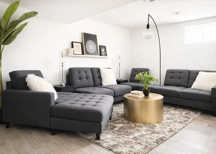 Cozy 4-Bedroom Apartment In Evanston