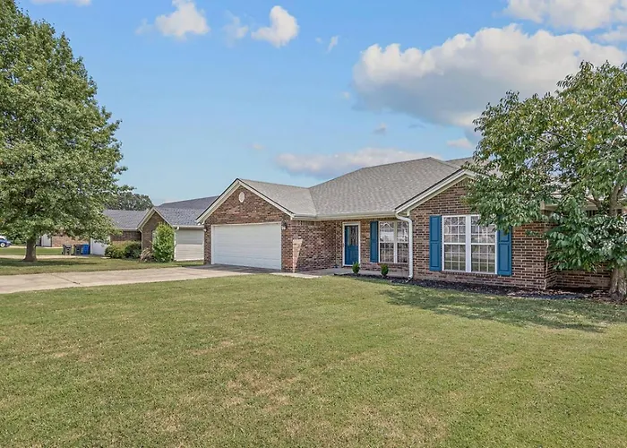 Family Oasis In Jonesboro! 4Bd, 2Ba House High Speed Wifi!