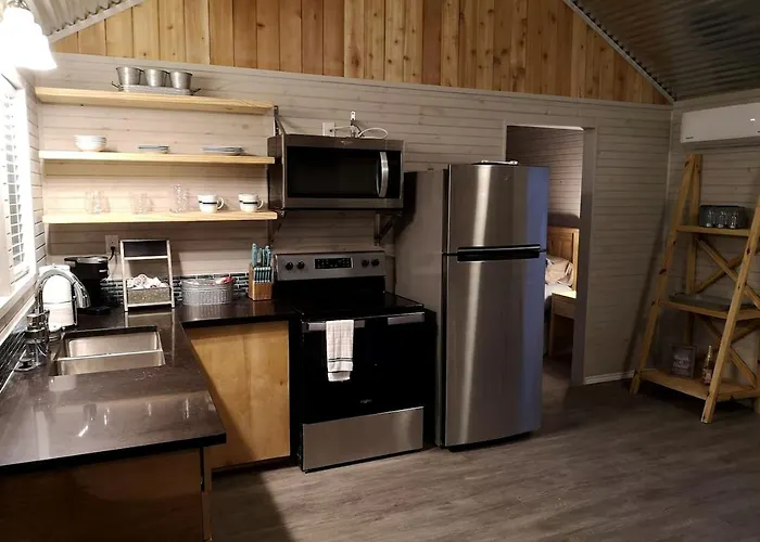 Romantic Granbury Cabin Ideal For A Texas Getaway
