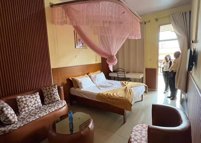 Mirton Hotel