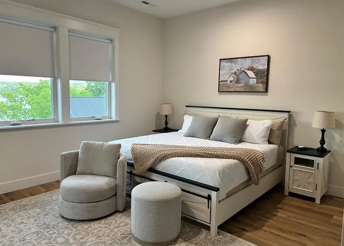 Exclusive Lakefront Retreat On Douglas Lake