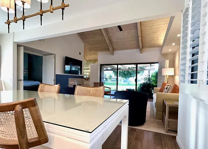 Racquet Club Retreat Modern Luxe Living In A Peaceful Desert Escape - Managed By Greenday