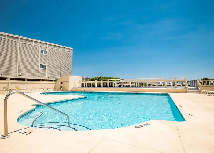 Beach Retreat By Oak Island Accommodations