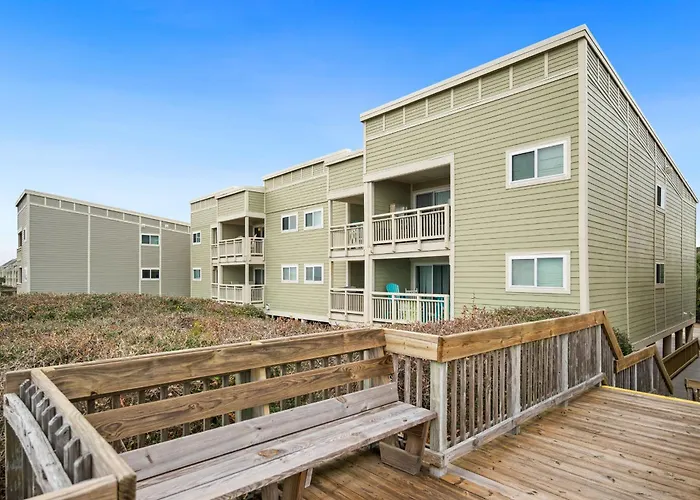 Beach Retreat By Oak Island Accommodations