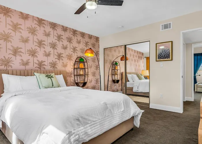 Mid-Century Stay With Pool ,Golf Retreat And Cool Comfort