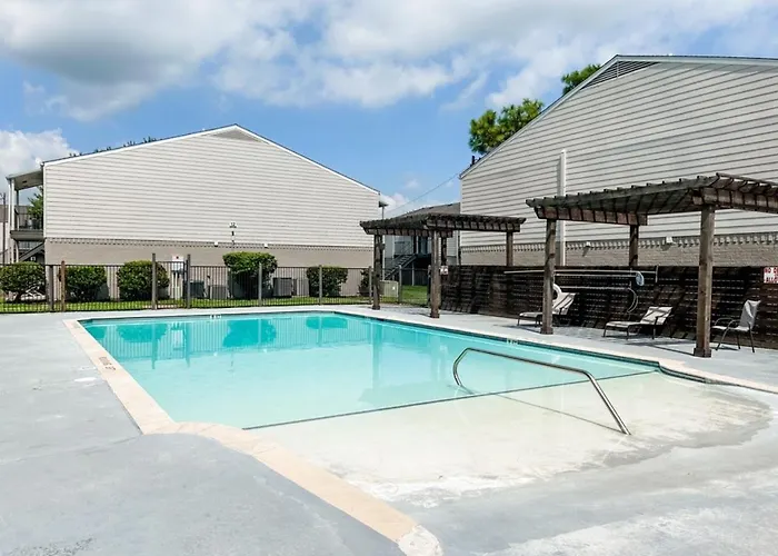 Charming 1Br Getaway - Private, Pet Friendly, Tv