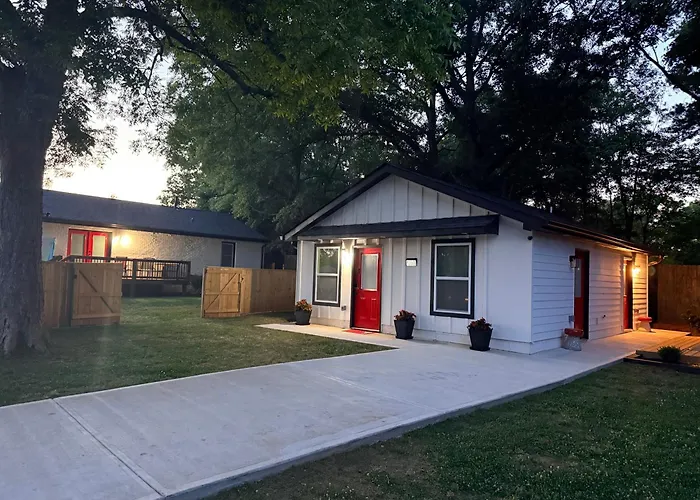 Private 2Br 2Ba Cottage Full Modern Amenities