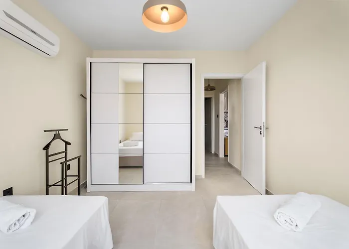 Seaview Apartment Newly Renovated To High Quality
