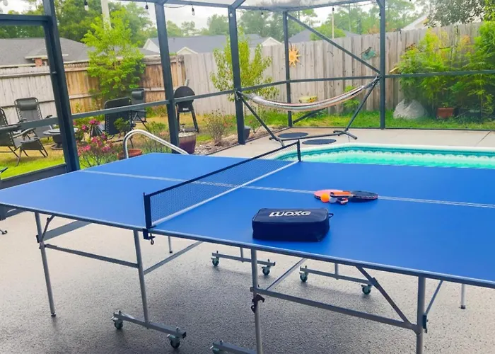 Family Milton Home With Private Pool