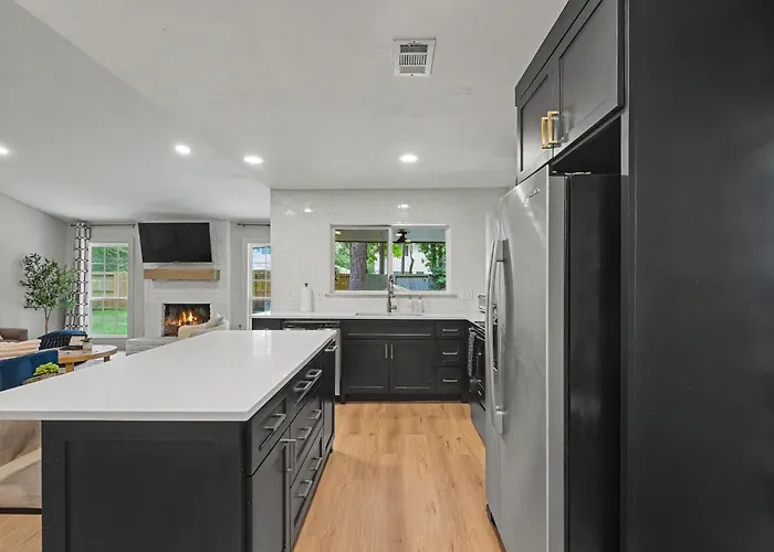 Heart Of The Woodlands Getaway Pet Friendly