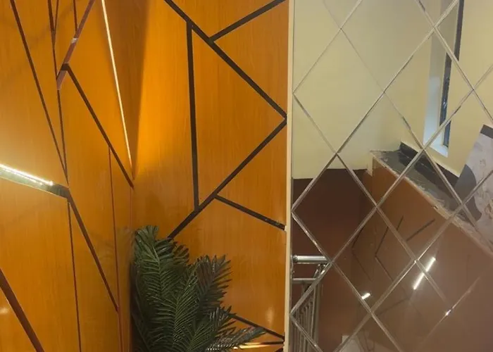 Tops Lounge And Suites