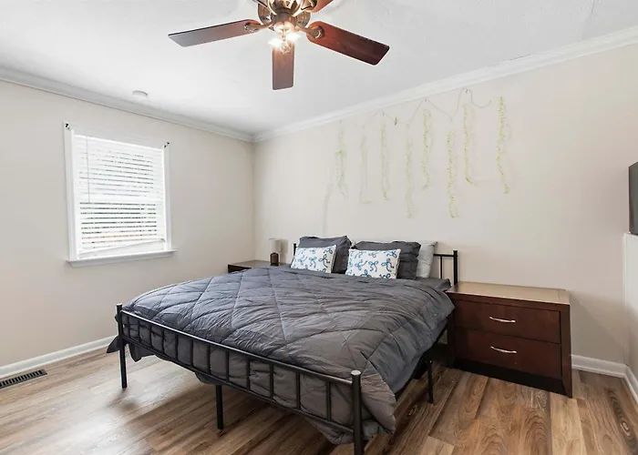 Waterfront Views With King Bed In Solomons Island