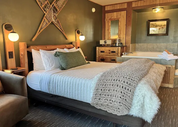 Slope-Side Pet-Friendly Studio | In-Unit Jet Tub