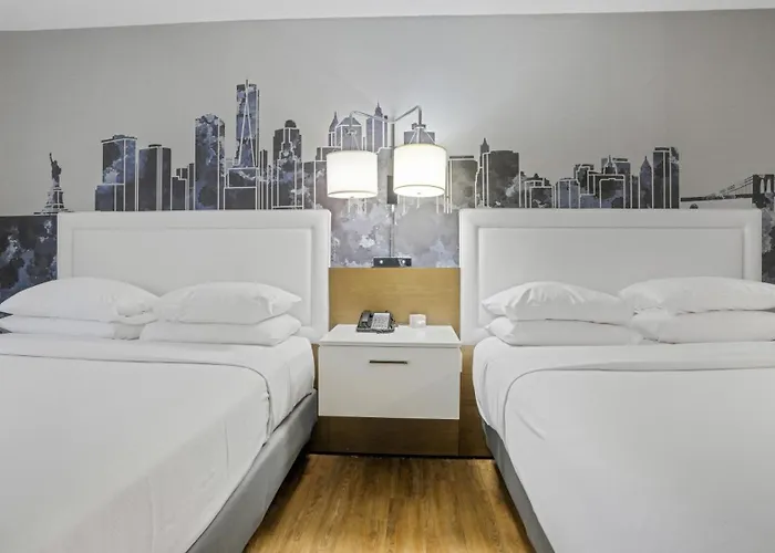 717 Double Queen Near Metlife & American Dream