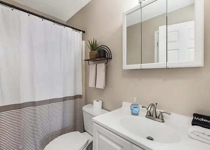 Charming Belmont Bungalow - 5 Min Walk To Downtown