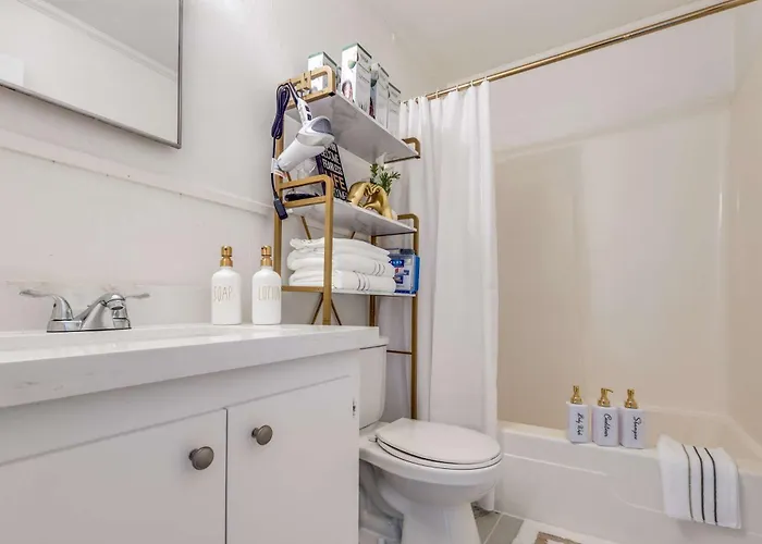 The Homestead Luxury Cozy 2Br Apartment In Nacogdoches Near Sfa University And Downtown Pet Friendly Business Ready Extended Stays Welcome With Self Check In High Speed Wifi Full Kitchen In Unit Laundry Private Parking And Quiet Comfort