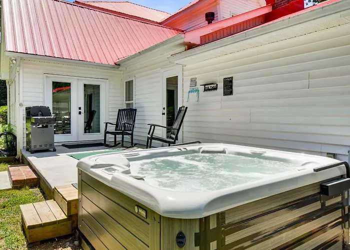 Historic Farmhouse: Memorable Moments Near Clemson