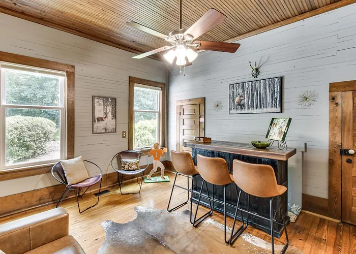 Historic Farmhouse: Memorable Moments Near Clemson
