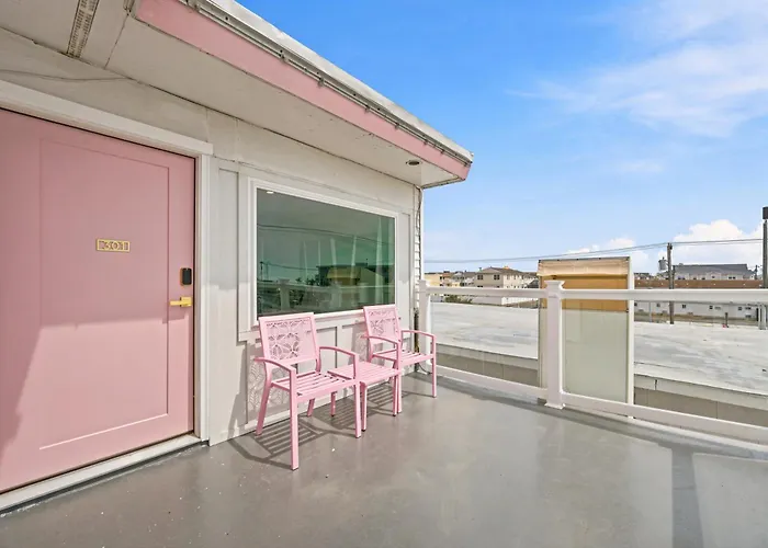 Pink Champagne Boutique Motel