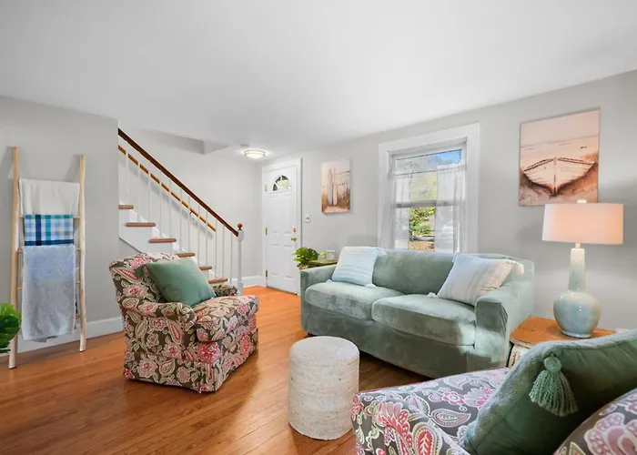 Cape Cod Dog-Friendly Escape Close To The Beach