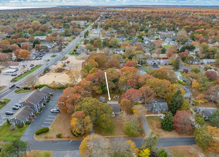 Cape Cod Dog-Friendly Escape Close To The Beach