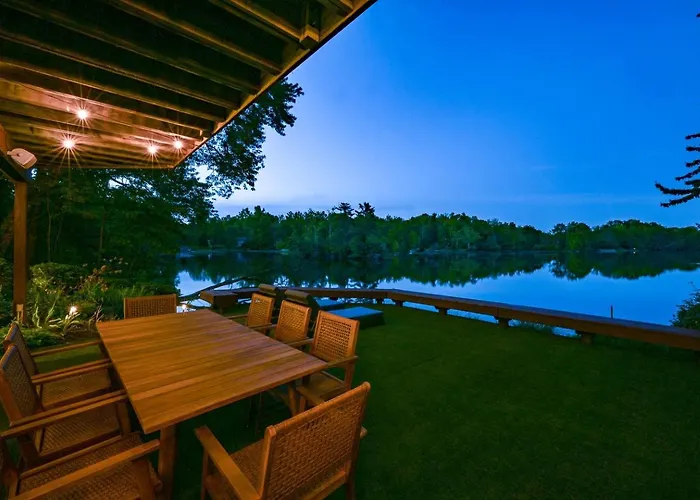 Lakefront Group Stay, Sleeps 19, Indoor Pool, Hot Tub, Arcades