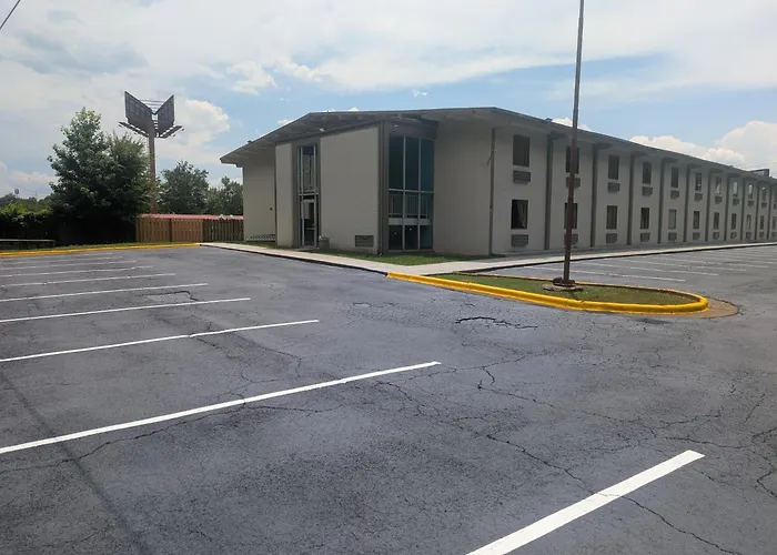 Forsythia Inn