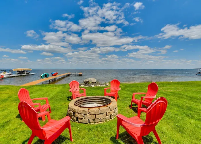 Luxe Hideaway On Houghton Lake: Families Welcome!
