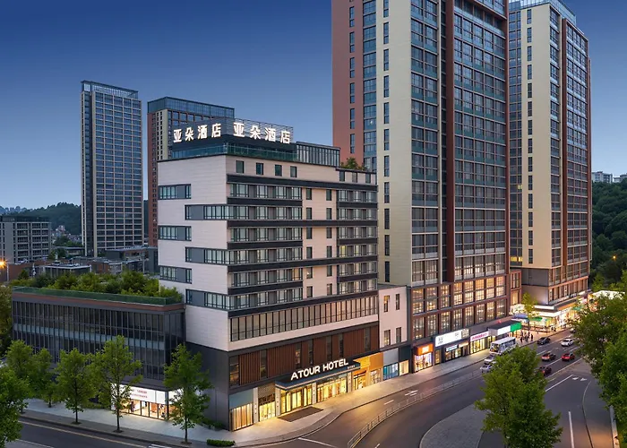 Atour Hotel West Plaza Of Guiyang North Railway Station