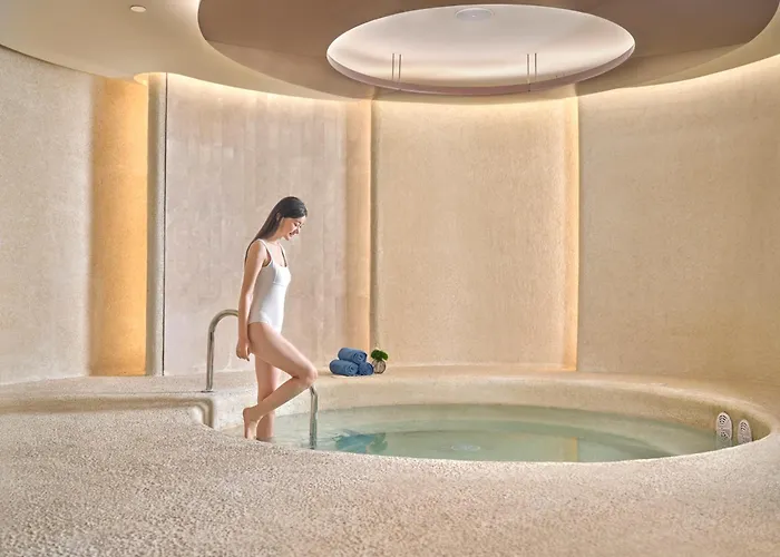 The Reserve Hotel Luoyang, Curio Collection By Hilton