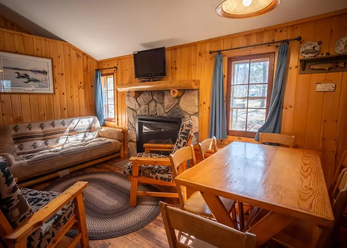 Timber Bay Lodge & Houseboats