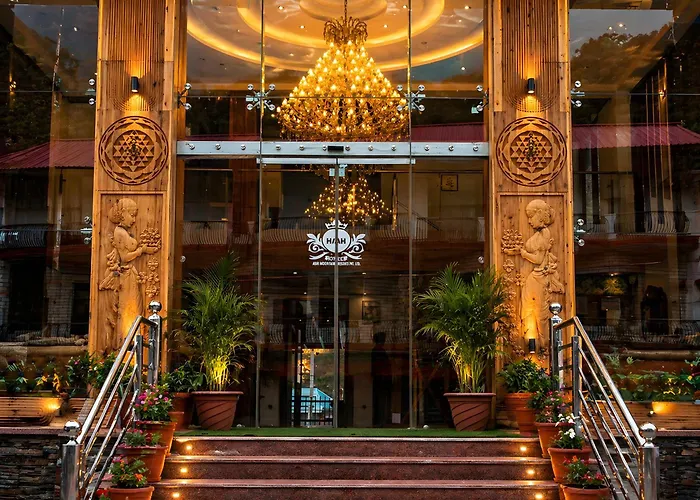 Hotel Asiia Holiday With Swimming Pool -Central Heated And Air Cooled, Near Mall Road