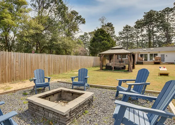Golf, Ride & More! Home In Dtwn Southern Pines
